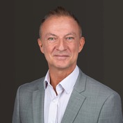 Headshot of Ian Lloyd